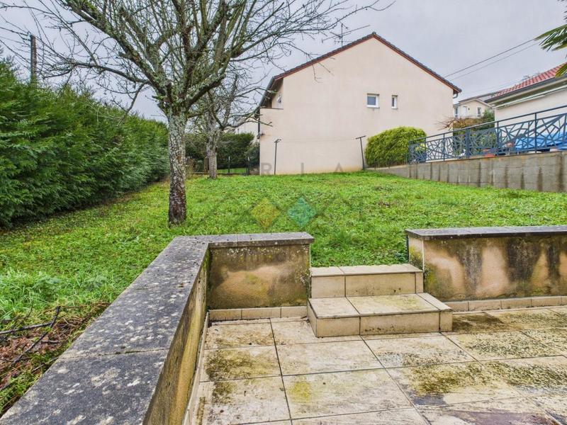 Maison - 121 m² - 7 pièces