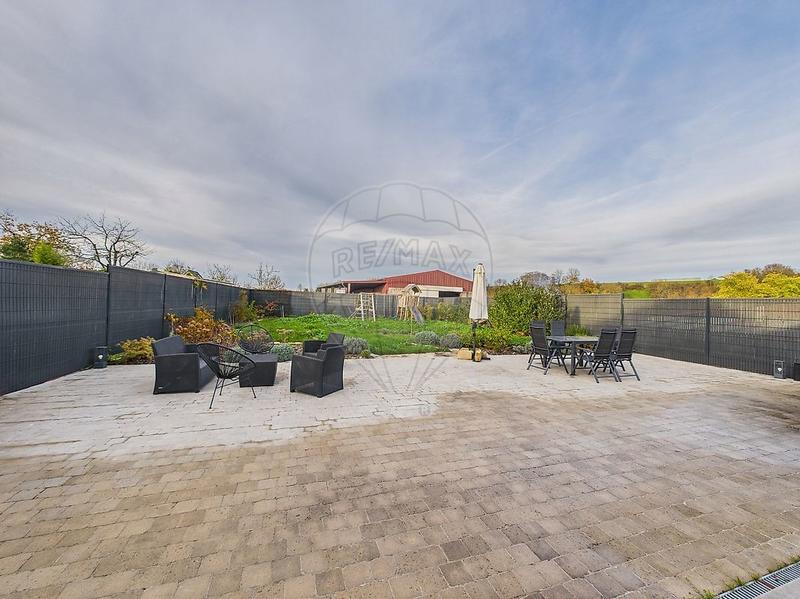 Maison - 143 m² - 6 pièces