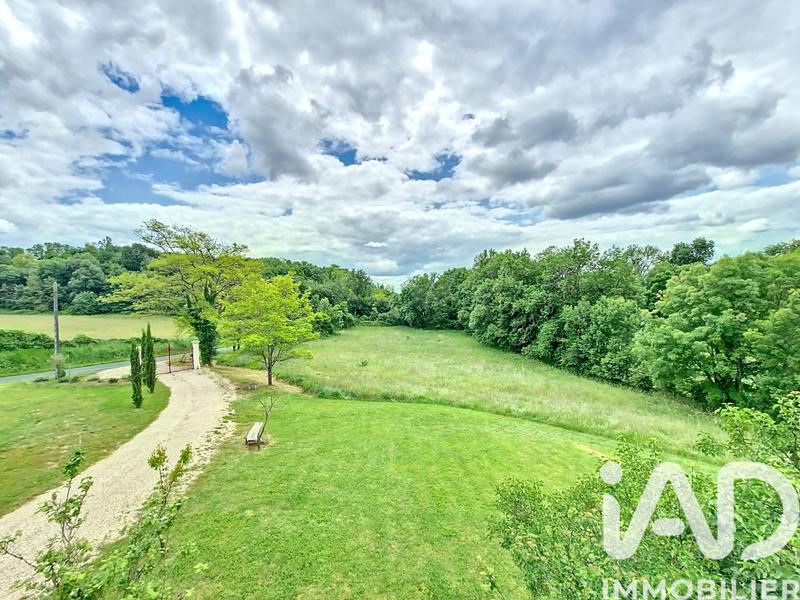 Maison - 262 m² - 7 pièces