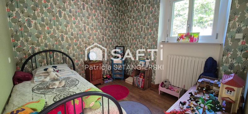 Maison - 205 m² - 10 pièces