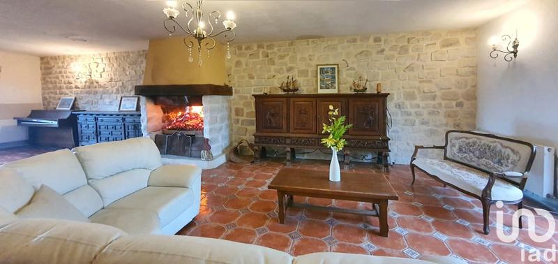 Maison - 221 m² - 11 pièces