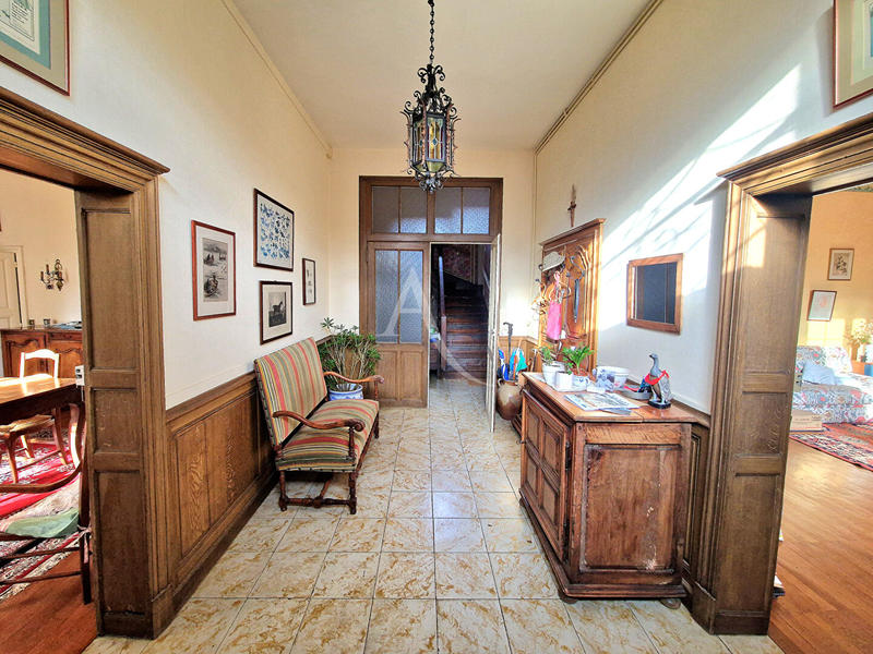 Maison - 307 m² - 10 pièces