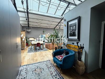 Loft - 144 m² - 5 pièces