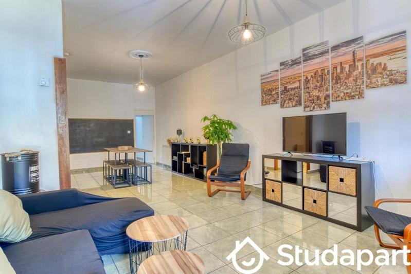 Chambre - 10 m² - 1 pièce