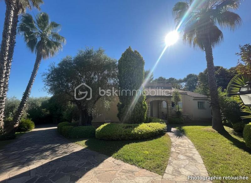 Villa - 216 m² - 5 pièces