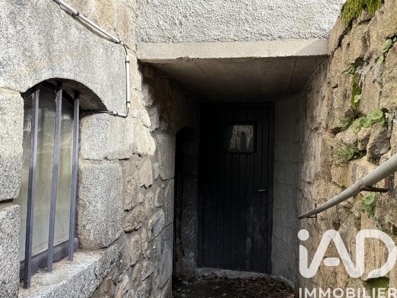 Maison - 273 m² - 9 pièces