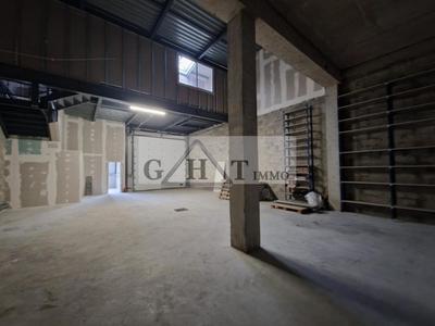 Entrepôt - 247 m²