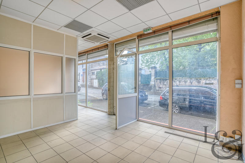 Local commercial - 95 m² - 3 pièces