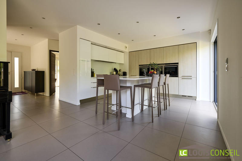 Maison contemporaine - 216 m² - 8 pièces