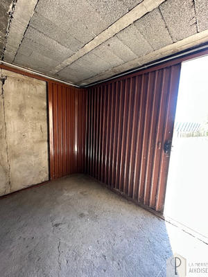 Parking / Garage - 19 m²