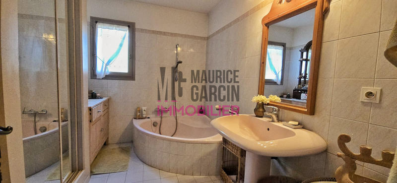 Maison - 195 m² - 6 pièces