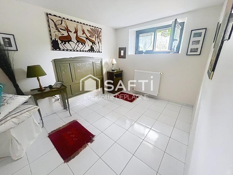 Maison - 207 m² - 9 pièces