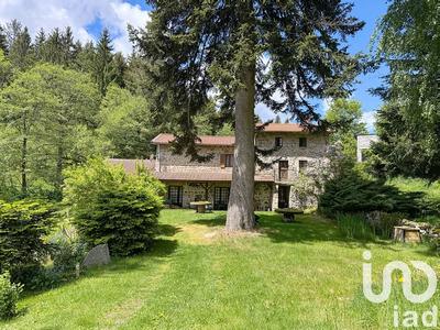 Maison - 232 m² - 7 pièces