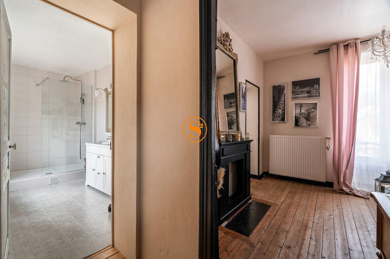 Maison - 183 m² - 7 pièces