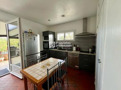 Maison - 200 m² - 8 pièces