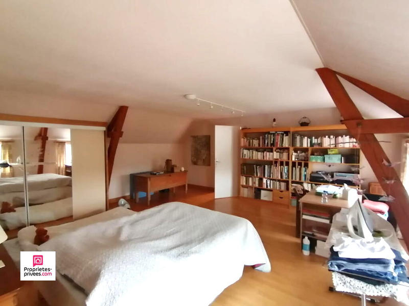 Maison - 220 m² - 6 pièces