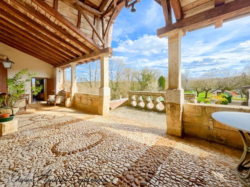 Maison - 500 m² - 16 pièces