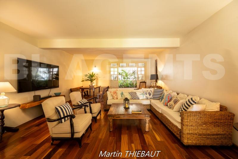 Maison - 200 m² - 6 pièces