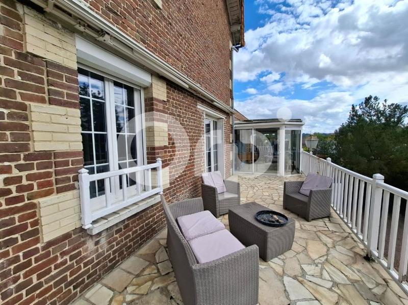 Maison - 151 m² - 6 pièces