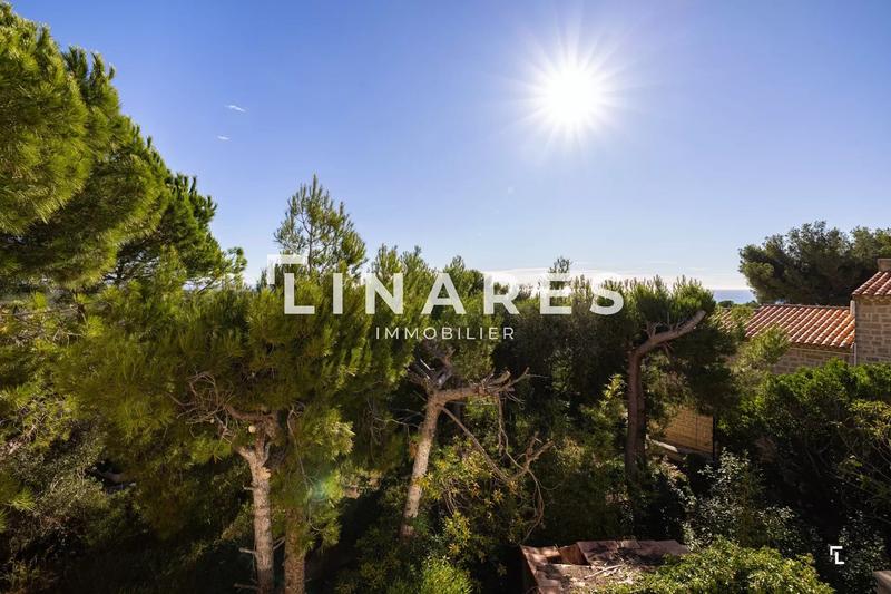 Maison - 240 m² - 7 pièces