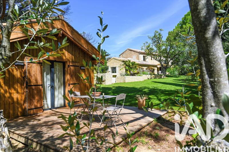 Maison - 250 m² - 6 pièces