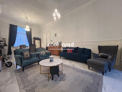 Maison - 216 m² - 10 pièces