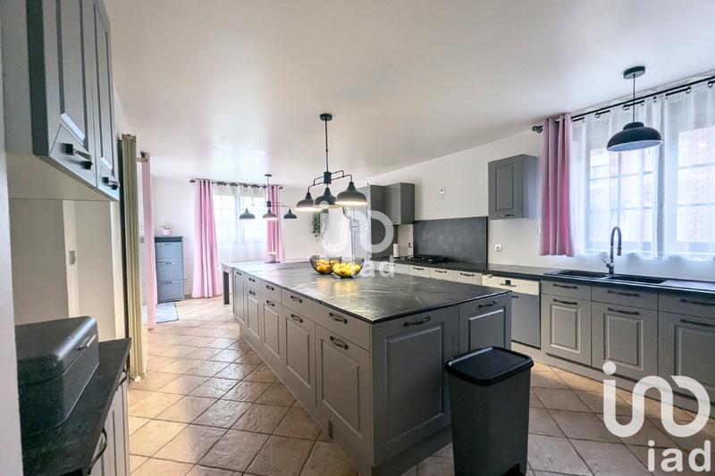 Maison - 215 m² - 7 pièces