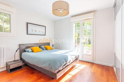 Maison - 225 m² - 8 pièces