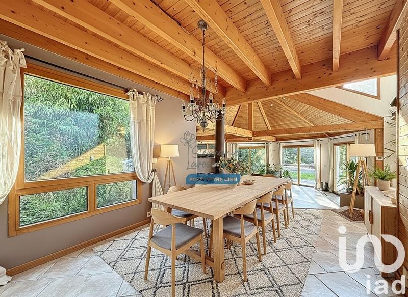 Maison de maîtres - 251 m² - 9 pièces