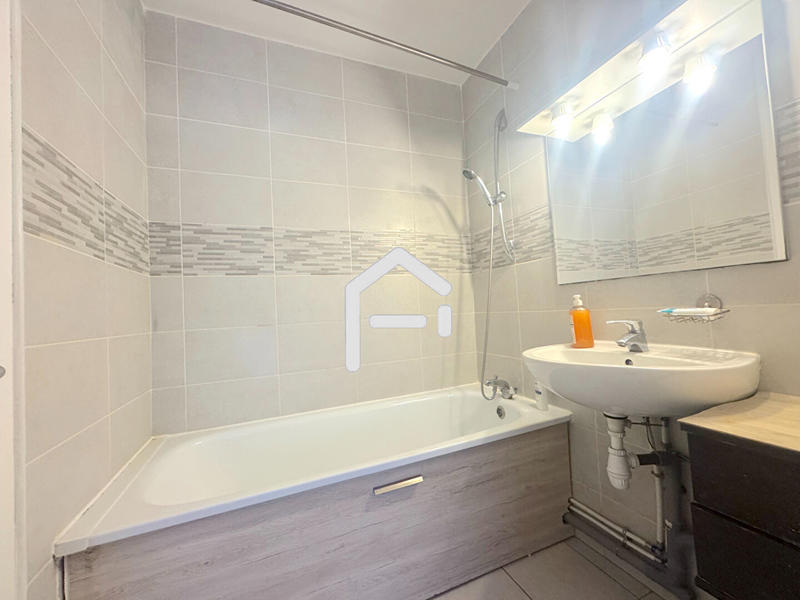 Appartement - 75 m² - 4 pièces