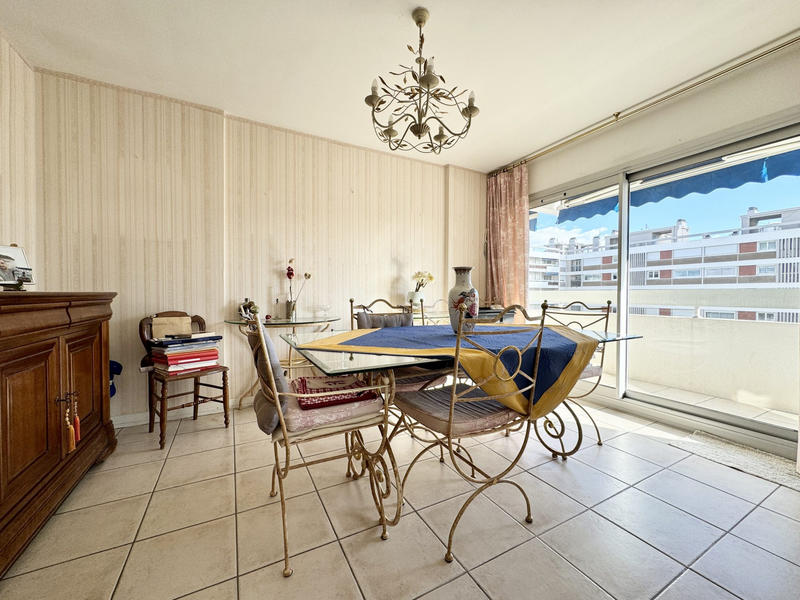 Appartement - 99 m² - 5 pièces