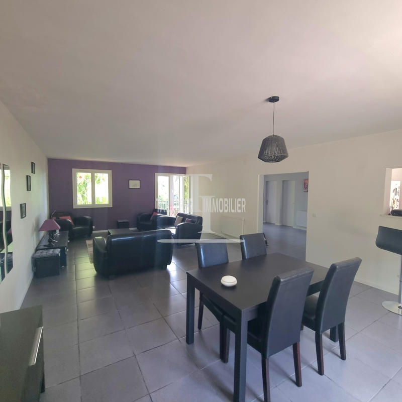 Maison - 210 m² - 6 pièces