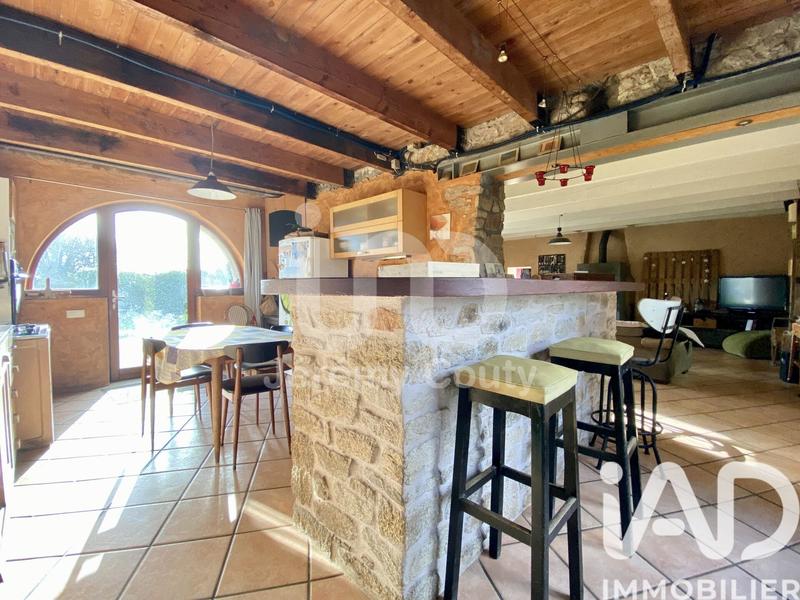 Maison - 243 m² - 7 pièces