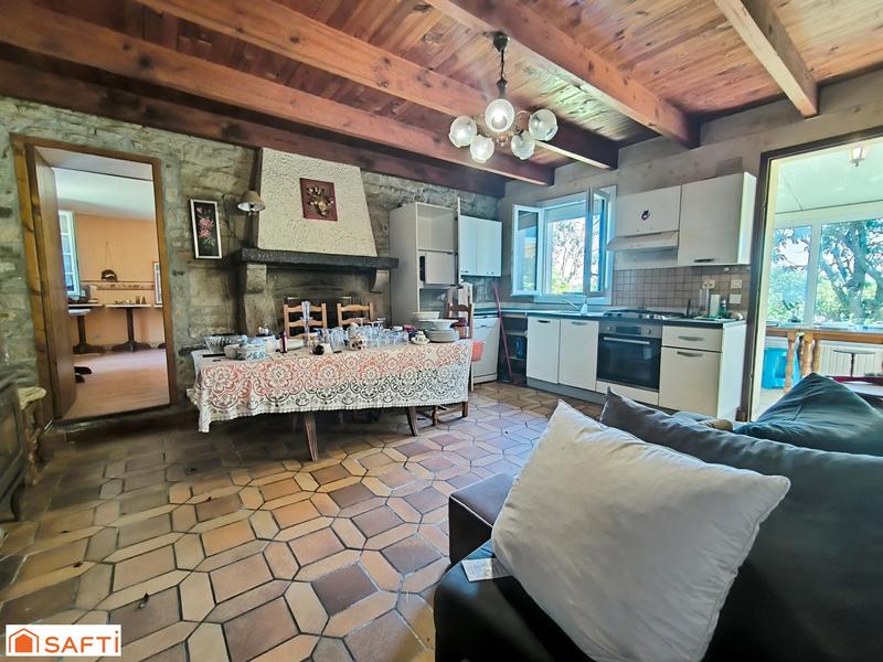 Maison - 138 m² - 9 pièces