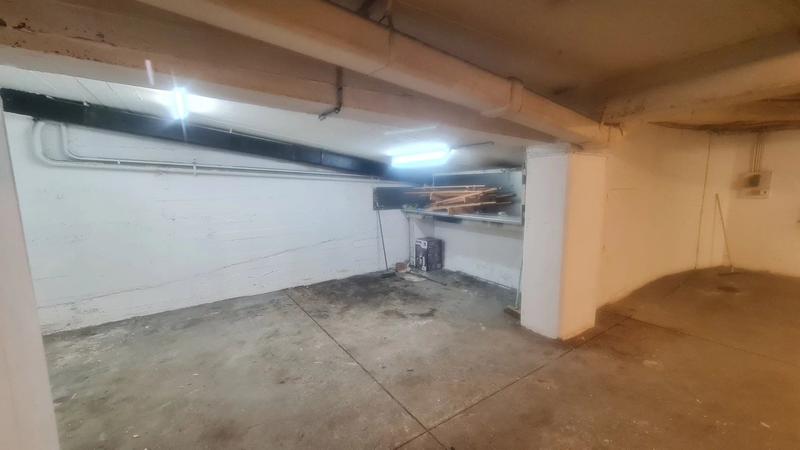 Parking / Garage - 175 m²