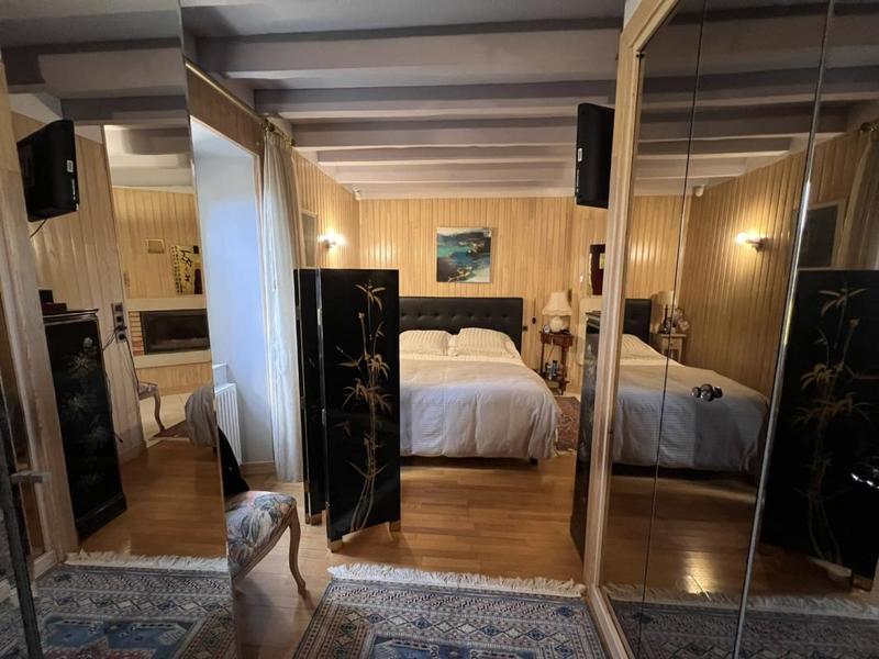 Demeure - 250 m² - 10 pièces