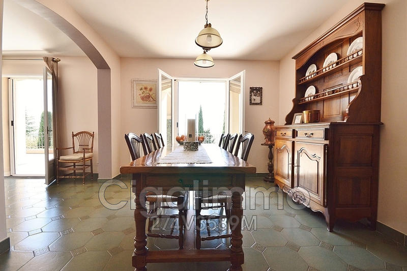 Villa - 226 m² - 6 pièces