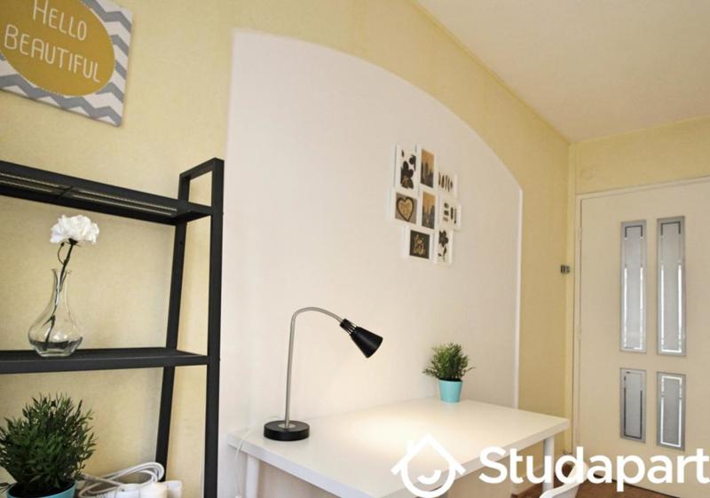 Chambre - 15 m² - 1 pièce