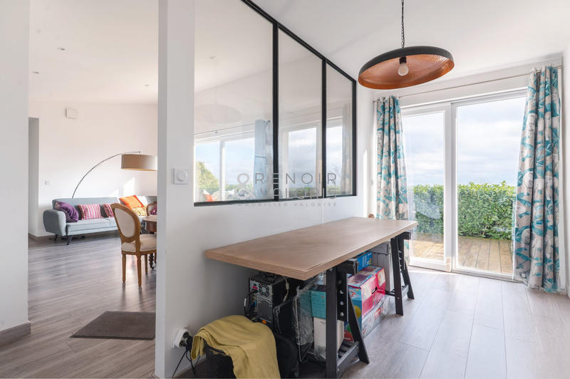 Maison - 270 m² - 10 pièces