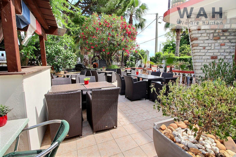 Fonds de commerce - Magasins - 1 900 m²