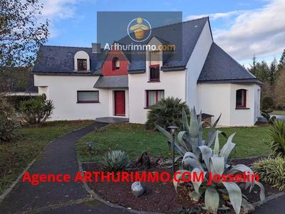 Maison - 201 m² - 7 pièces