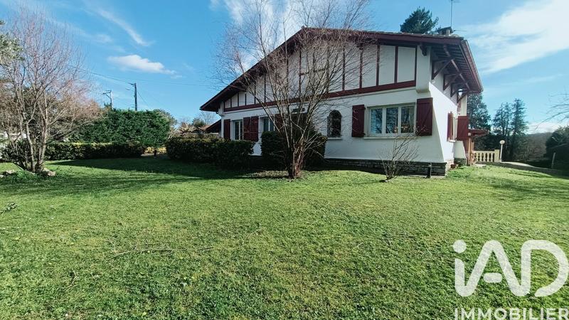 Maison - 180 m² - 5 pièces
