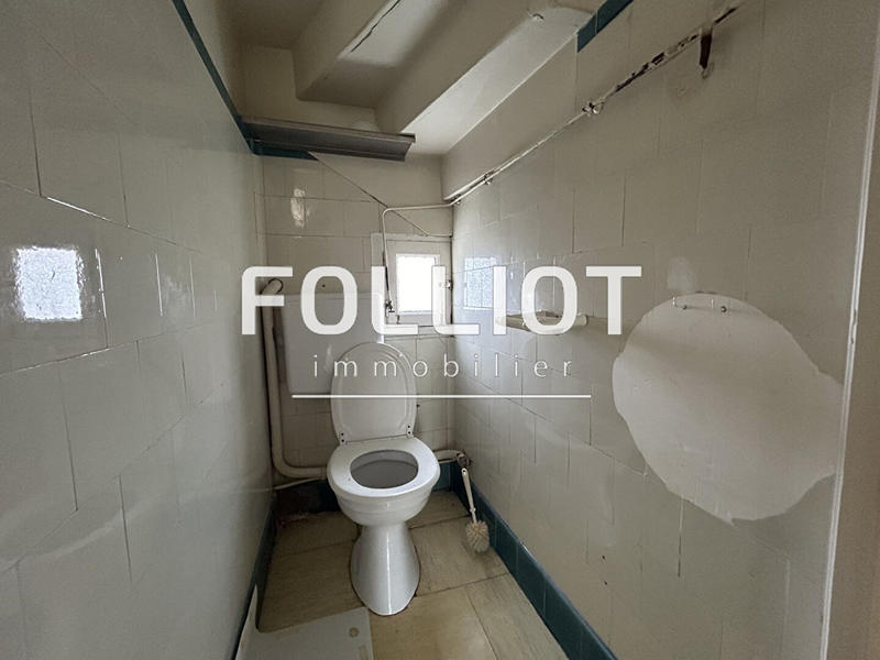 Maison - 230 m² - 12 pièces