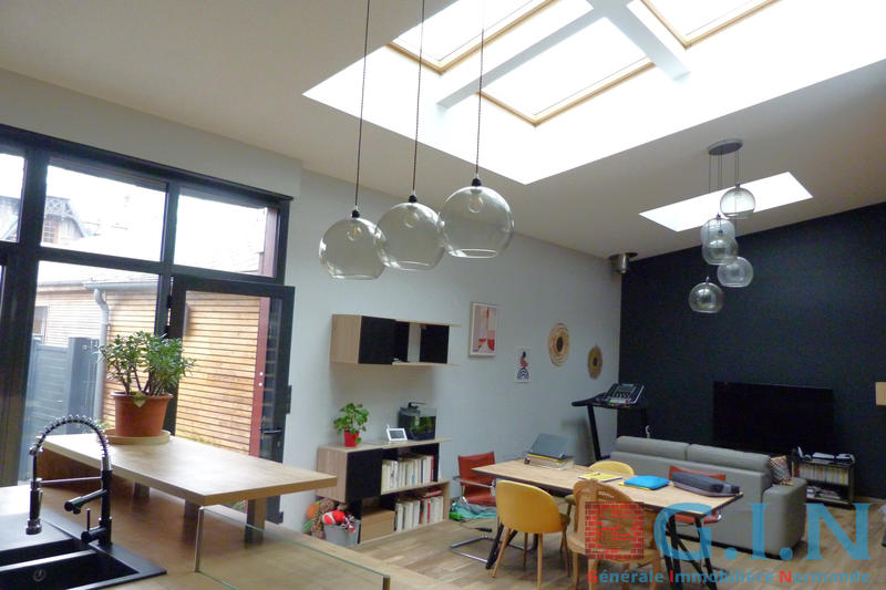 Maison - 170 m² - 10 pièces