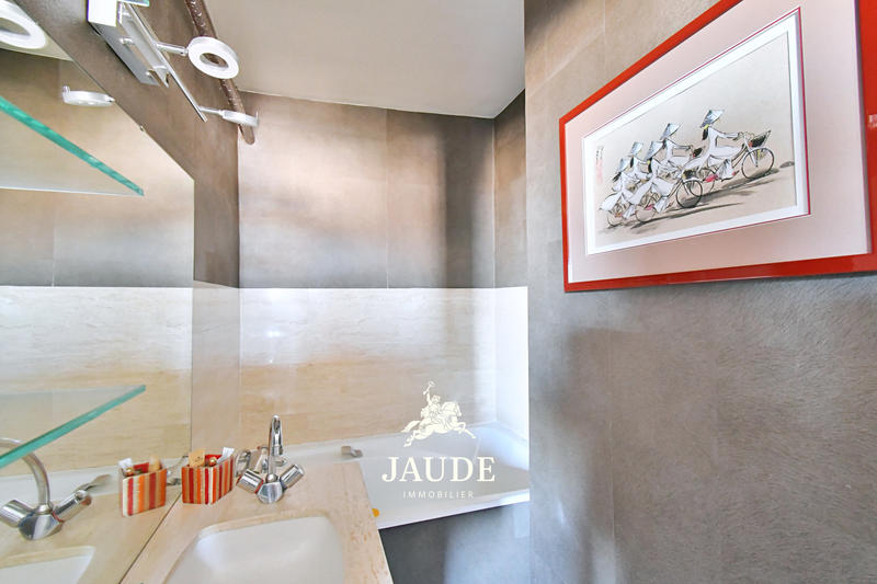 Appartement - 208 m² - 6 pièces