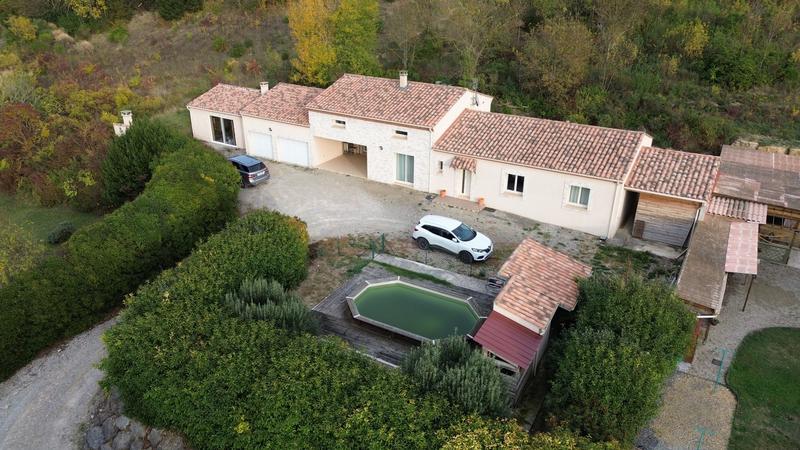 Maison - 192 m² - 4 pièces