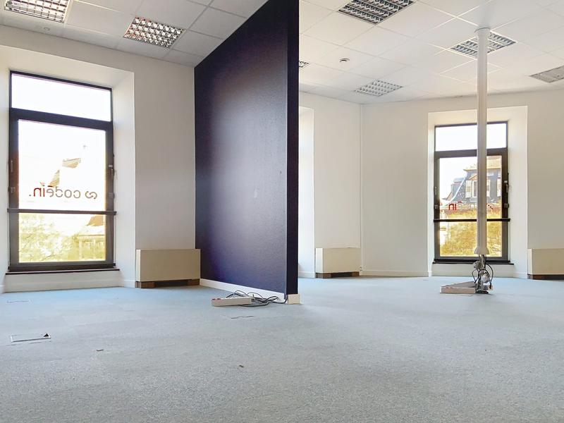 Local d'activités - 77 m² - 3 pièces