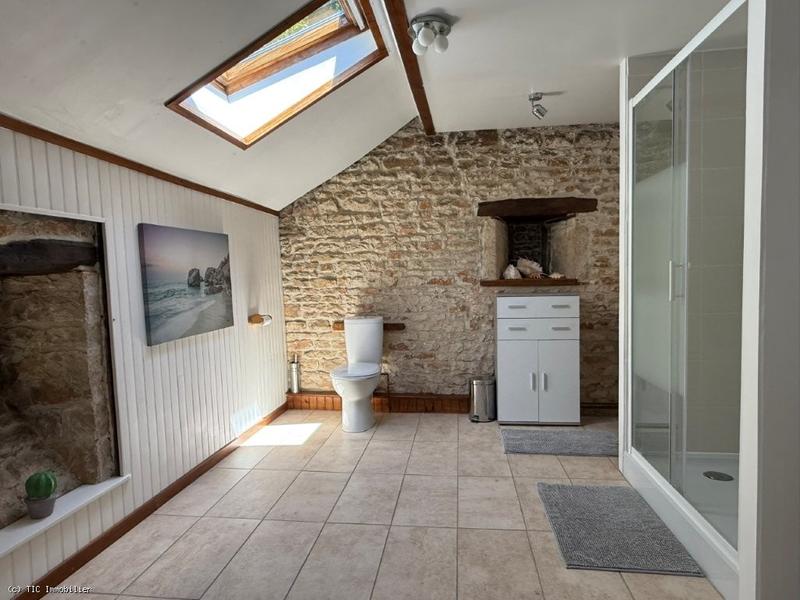 Maison - 240 m² - 9 pièces