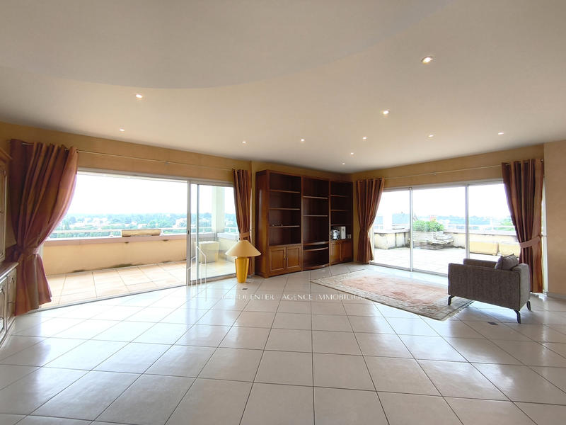 Appartement - 160 m² - 4 pièces