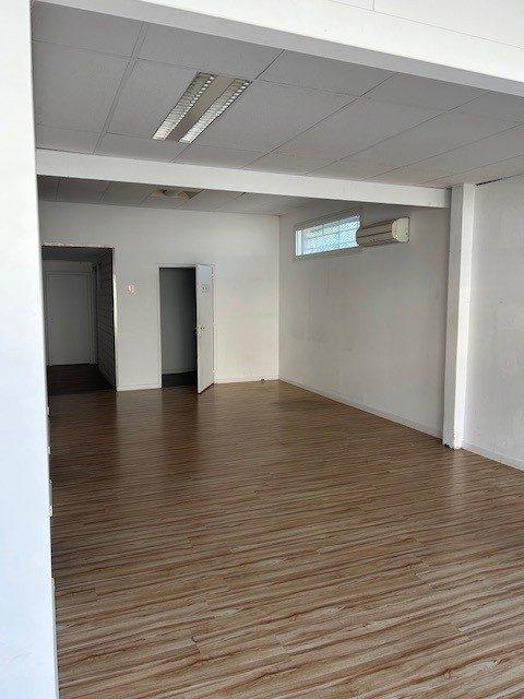 Local commercial - 100 m² - 1 pièce